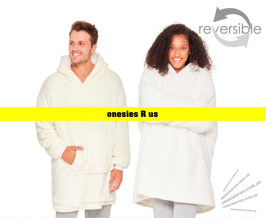HOODIE HUG Blanket (Creamy White)